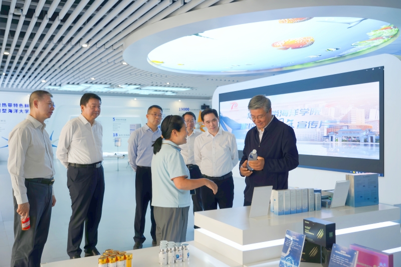 省政协主席李荣灿一行来校调研指导 充分肯定学校扎根琼南办学成果 寄语持续深化海洋特色发展
