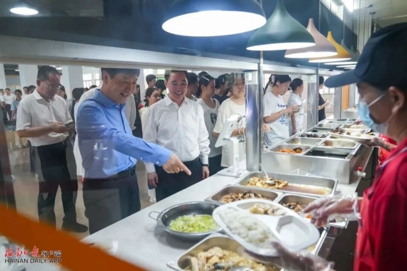 刘小明在五指山调研经济社会发展情况